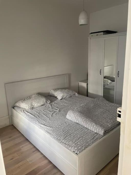 Apartament Paris 8Th, Bright, Very Good Location Zewnętrze zdjęcie